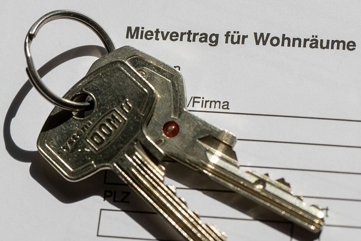 Eine Mieterin wollte nach Auszug ihre Kaution zurück - und verklagte ihren Vermieter. (Symbolbild) - © Sebastian Kahnert/dpa