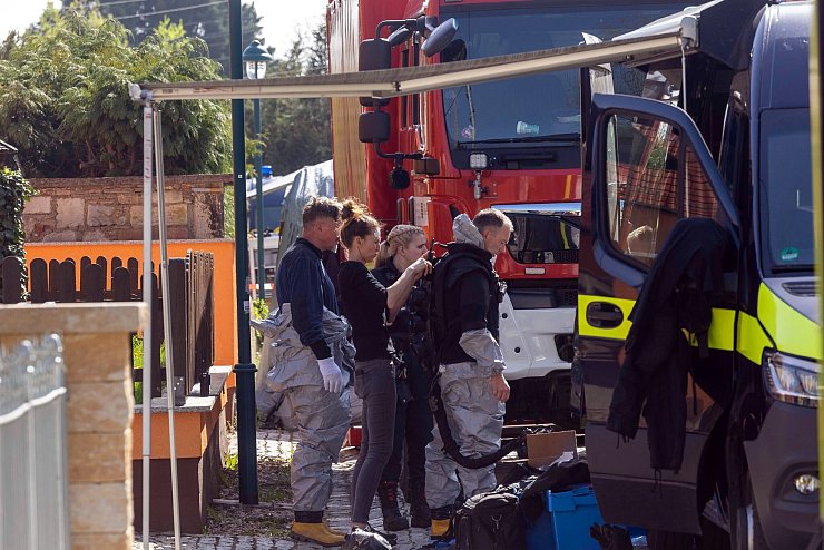 In einem Haus in Zeithain solle in Jugendlicher Giftstoffe hergestellt haben. - © Daniel Wagner/dpa