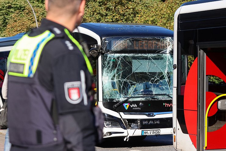 Bei den Unfall wurden auch vier Kinder leicht verletzt. - © Bodo Marks/dpa