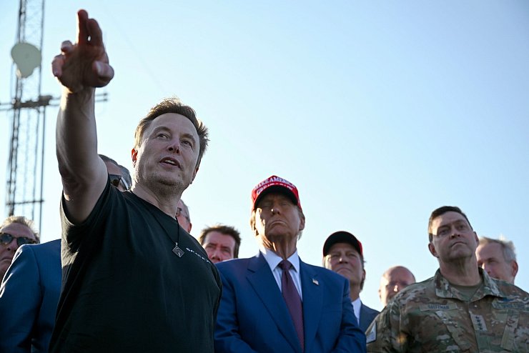 Musk hatte den Sitz von Kalifornien nach Texas verlegt. (Archivbild) - © Brandon Bell/Getty Images North America Pool via AP/dpa