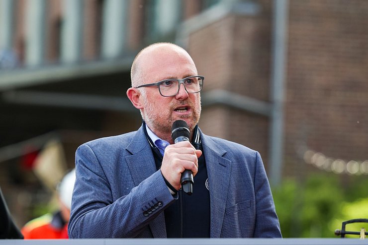 In Duisburg muss sich der amtierende Oberbürgermeister Sören Link in der Stichwahl einem AfD-Herausforderer stellen. (Archivbild) - © Christoph Reichwein/dpa