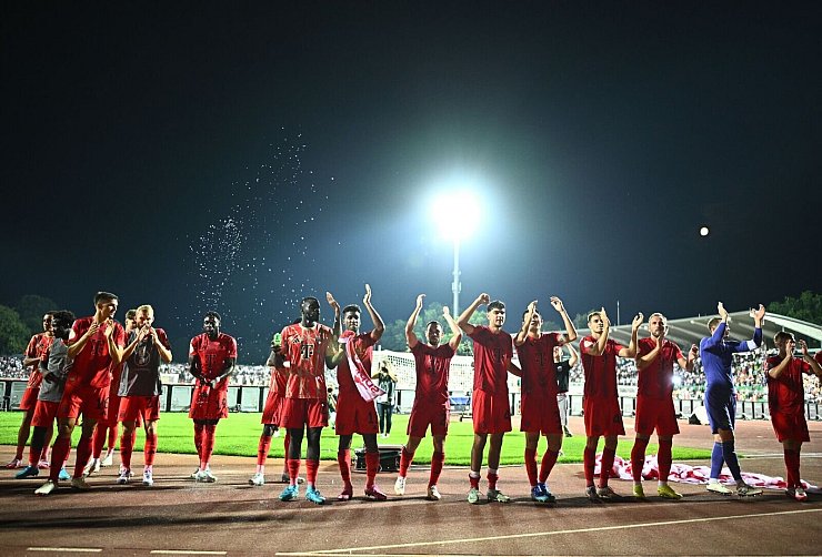 Erstes Pflichtspiel, erster Sieg: Der FC Bayern gewinnt in Ulm. - &copy; Tom Weller/dpa