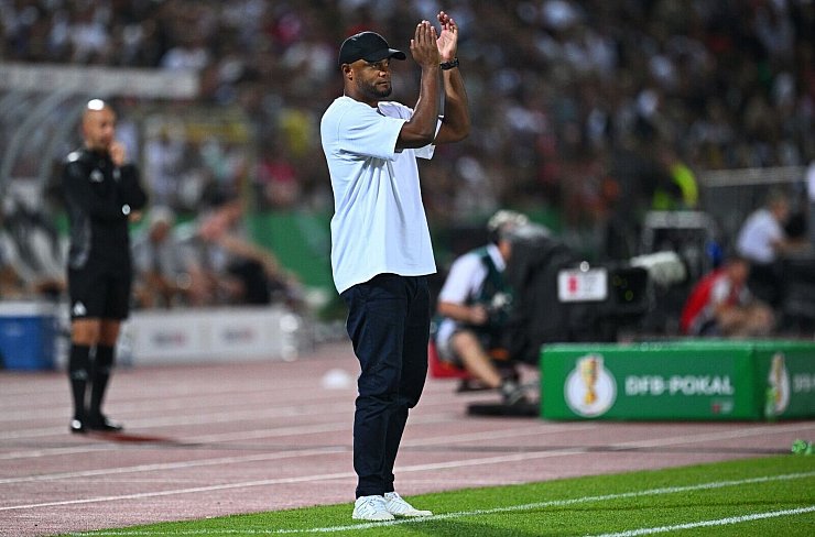 Das erste Pflichtspiel f&uuml;r Vincent Kompany mit dem FC Bayern endet mit einem Sieg. - &copy; Tom Weller/dpa