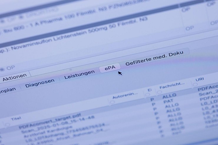 Die Testphase für die ePa wird noch ausgewertet. (Archivbild) - © Rolf Vennenbernd/dpa-Pool/dpa
