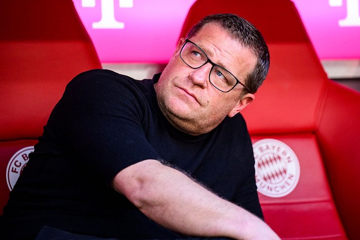 Vincent Kompanys Fu&szlig;ball passt sehr gut zum FC Bayern, findet Sportvorstand Max Eberl. - &copy; Tom Weller/dpa