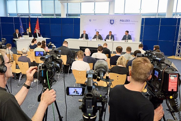 Im Juni verkündeten Polizei und Staatsanwaltschaft die Festnahme eines 20-jährigen mutmaßlichen Mörders. (Archivbild) - © Georg Wendt/dpa