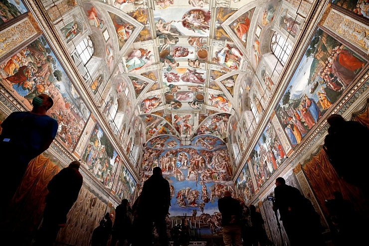 Der Nachfolger von Franziskus wird in der Sixtinischen Kapelle gewählt. (Archivbild) - © Alessandra Tarantino/AP/dpa