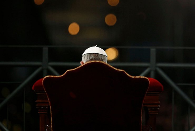 Der Nachfolger von Franziskus wird der 267. Pontifex sein. (Archivbild) - © Andrew Medichini/AP/dpa