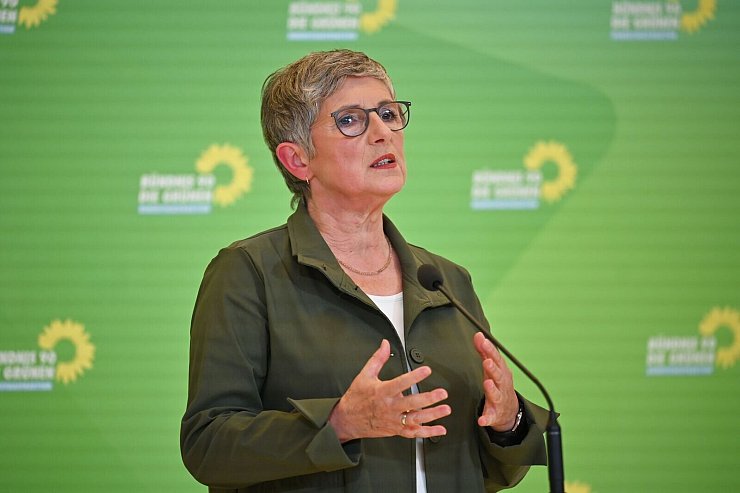 Fraktionschefin Haßelmann sieht Rücktritte als Basis für Neustart der Partei. - © Anna Ross/dpa