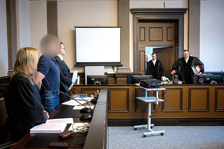 Das Gericht erteilte einen rechtlichen Hinweis. - © Sina Schuldt/dpa