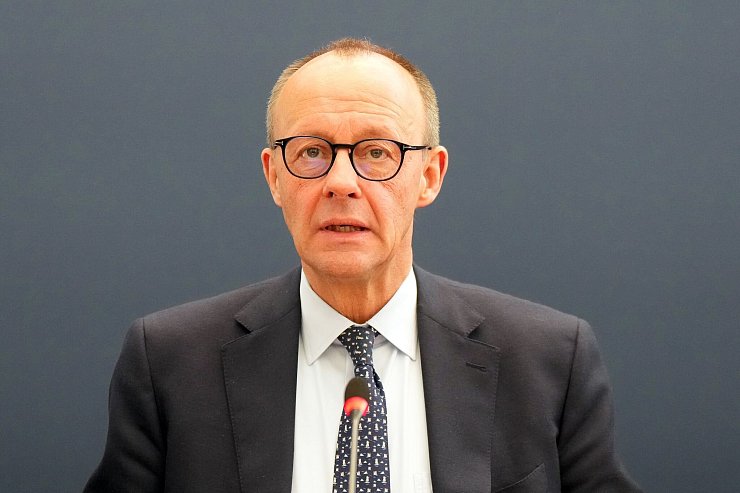 Bis Ostern könne die neue Regierung stehen, sagt der CDU-Vorsitzende, Friedrich Merz. - © Michael Kappeler/dpa