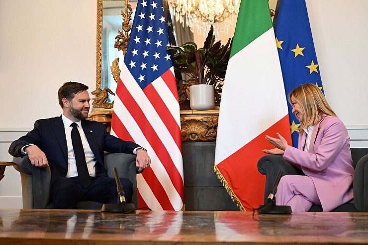 US-Vize JD Vance beim Treffen mit Italiens MInisterpräsidentin Giorgia Meloni. - © Kenny Holston/Pool/ The New York Times/AP/dpa