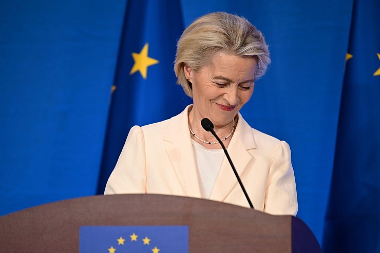 EU-Kommissionspräsidentin Ursula von der Leyen warnte China vor Gegenmaßnahmen beim Thema Handel. - © Johannes Neudecker/dpa