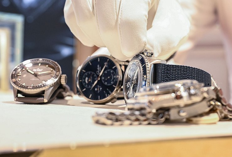 Luxusuhren sind Statussymbole. - © Uli Deck/dpa