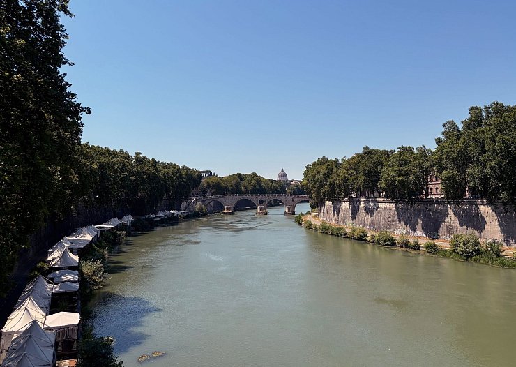 Der Tiber, ein Badegewässer? - © Robert Messer/dpa