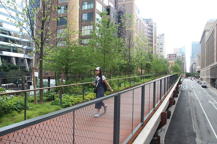 Der «Moynihan Connector» verbindet New Yorks High Line mit dem Bahnhof Penn Station. - © Christina Horsten/dpa