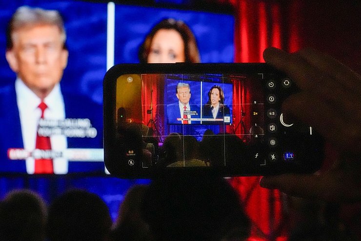 Harris brachte Trump bei dem TV-Duell eins ums andere Mal aus der Fassung. (Archivbild) - © Morry Gash/AP/dpa