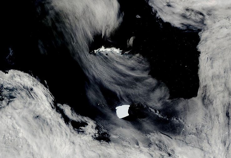 A23a Anfang des Jahres, als er auf die Insel Südgeorgien zusteuerte. - © Uncredited/NASA Worldview/AP/dpa