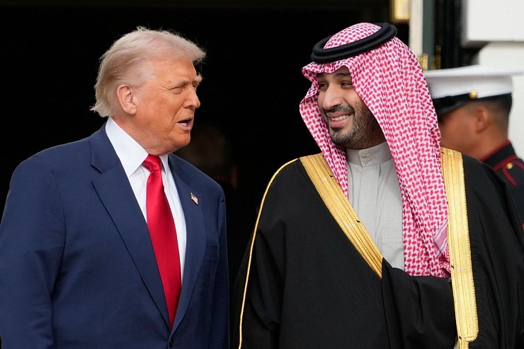 US-Präsident Donald Trump empfing den saudischen Kronprinzen Mohammed bin Salman im Weißen Haus. - © Mark Schiefelbein/AP/dpa
