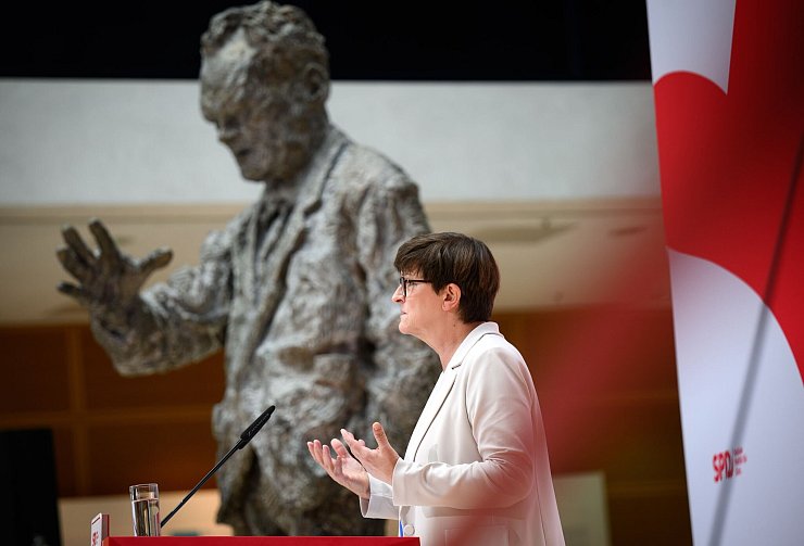 Mehr soziale Gerechtigkeit sollen die Steuerpläne von SPD-Chefin Esken und Co bringen. - © Bernd von Jutrczenka/dpa