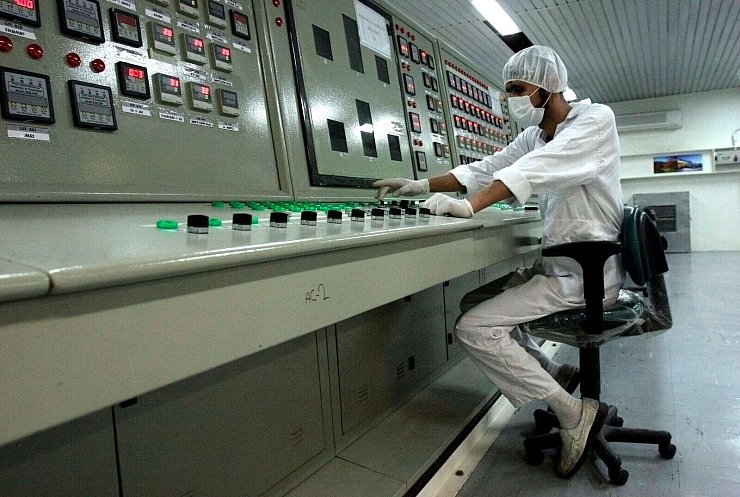 Das iranische Atomprogramm ist ein stetiger Quell des Misstrauens - gerade für Israel. (Archivbild) - © Vahid Salemi/AP/dpa