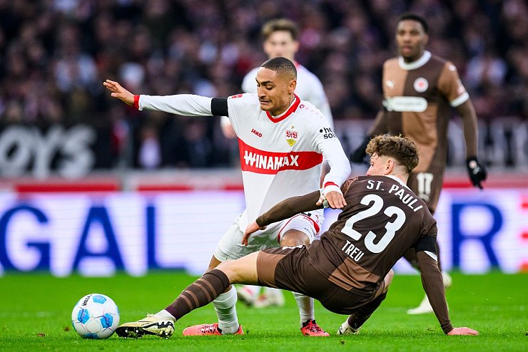 Enzo Millot und die Stuttgarter rannten gegen St. Pauli einem Rückstand hinterher. - © Tom Weller/dpa