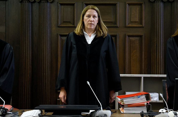 Im Prozess um die Entführung der Block-Kinder hat der Verteidiger eines Mitangeklagten einen Befangenheitsantrag gegen das Gericht gestellt. - © Georg Wendt/dpa POOL/dpa