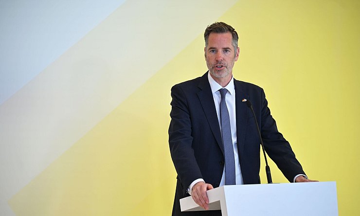 Mehr Ordnung in der Migrationspolitik sei ein Schwerpunkt der Ampel, sagt der FDP-Fraktionsvorsitzende Christian Dürr. - © Carla Benkoe/dpa