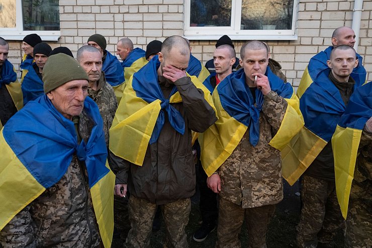 Die Ukraine und Russland haben einen neuen Austausch von Kriegsgefangenen vereinbart. (Archivbild) - © Efrem Lukatsky/AP/dpa