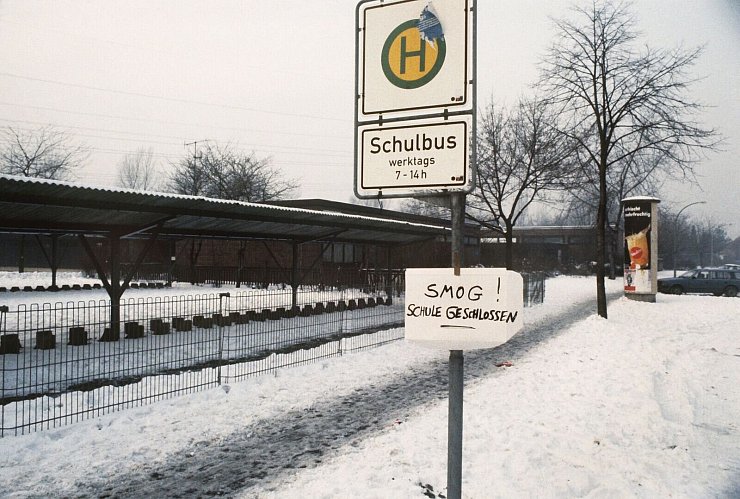 Schlechtes Wetter, dicke Luft, keine Schule - das kommt heutzutage nicht mehr vor. (Archivbild) - © Wilhelm Leuschner/dpa