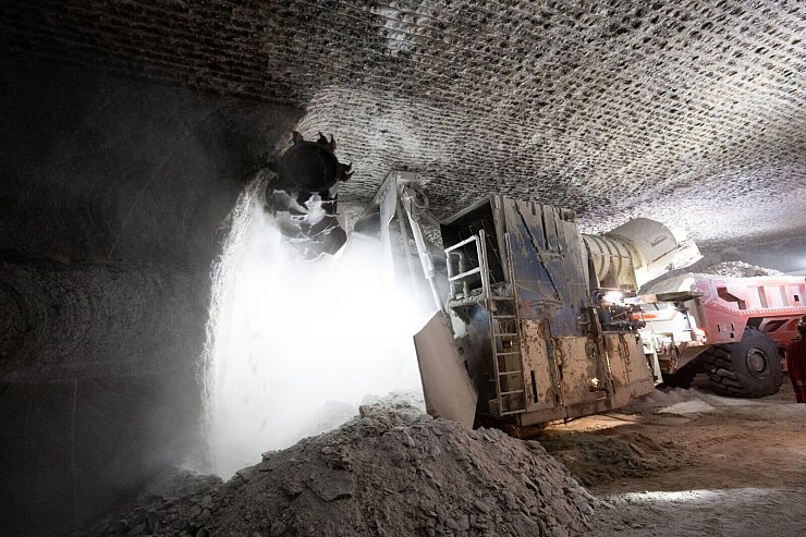 Salz liegt in Deutschland tief unter der Erde und wird in Bergwerken abgebaut. (Archivbild) - © Bernd Weißbrod/dpa