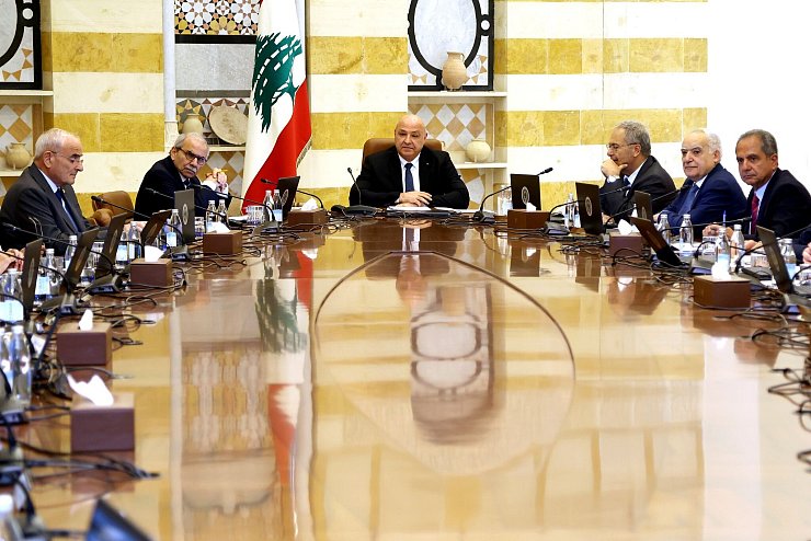 Im Libanon wird über eine Entwaffnung der Hisbollah-Miliz debattiert. - © -/Pressebüro der libanesischen Präsidentschaft/AP/dpa