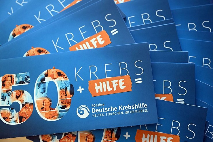 Drei Millionen Broschüren mit Informationen über Krebsarten, Hilfen für Betroffene und Angehörige werden jedes Jahr gedruckt. - © Federico Gambarini/dpa