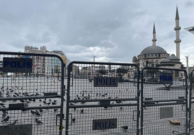 Gesperrt: Der Taksim-Platz in Istanbul. - © Melissa Erichsen/dpa