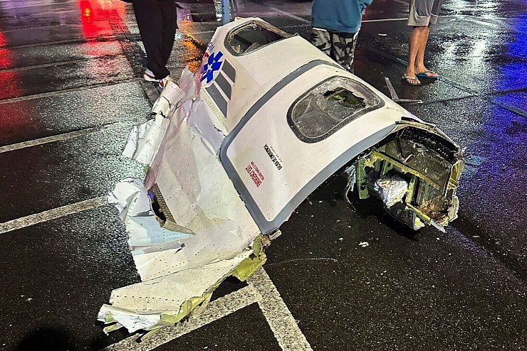 Auf den Straßen lagen Trümmerteile. - © Killiom Pontes/@Kikatechusa via AP/dpa