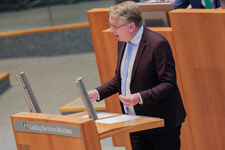 Der nordrhein-westfälische AfD-Landtagsabgeordnete Markus Wagner sieht die «Brandmauer» der Union zu seiner Partei eingestürzt. - © Rolf Vennenbernd/dpa