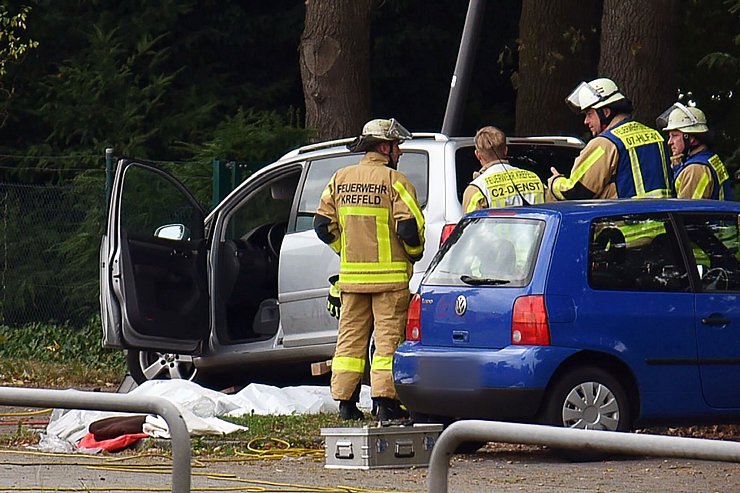 Die beiden 72-jährigen Geschwister erlagen ihren Verletzungen noch am Unfallort. - © Alexander Forstreuter/dpa