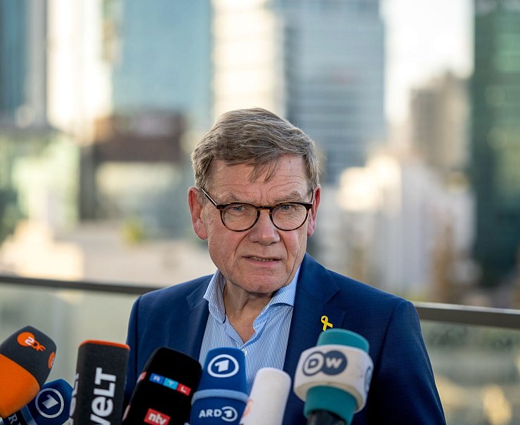 Außenminister Johann Wadephul setzt heute seine Vermittlungsreise fort. - © Soeren Stache/dpa