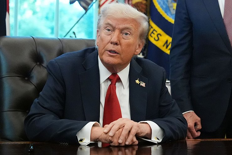 Trump ist optimistisch, dass die Gespräche positiv verlaufen. - © Jacquelyn Martin/AP/dpa