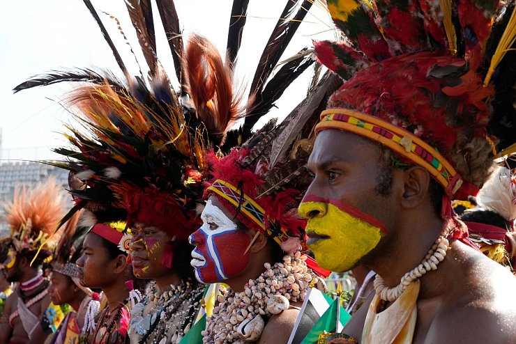 In Papua-Neuguinea sprechen die Menschen mindestens 800 verschiedene Sprachen. - © Mark Baker/AP/dpa