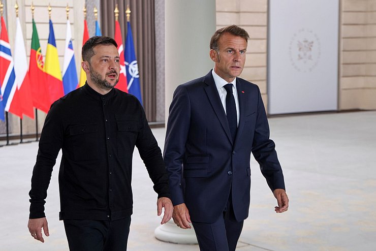 Macron treibt die Pläne für Sicherheitsgarantien für die Ukraine voran. - © Ludovic Marin/Pool AFP/AP/dpa