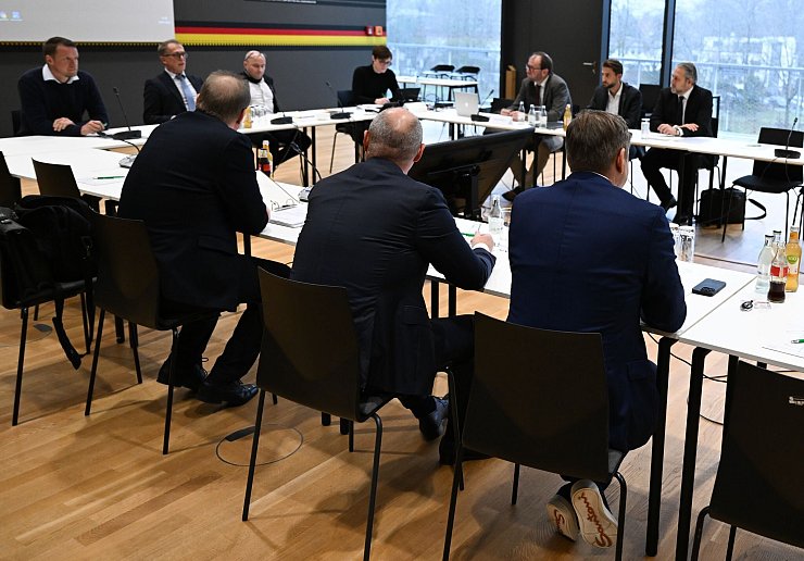 Sowohl das Sport- als auch das Bundesgericht des Deutschen Fußball-Bundes hatten die 1:1 ausgegangene Partie wegen des Eklats mit 0:2 für Bochum gewertet. - © Arne Dedert/dpa