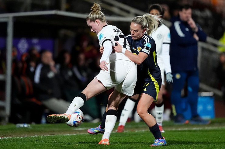 Kam als Joker gegen Schottland: Alara ?ehitler - &copy; Andrew Milligan/PA Wire/dpa