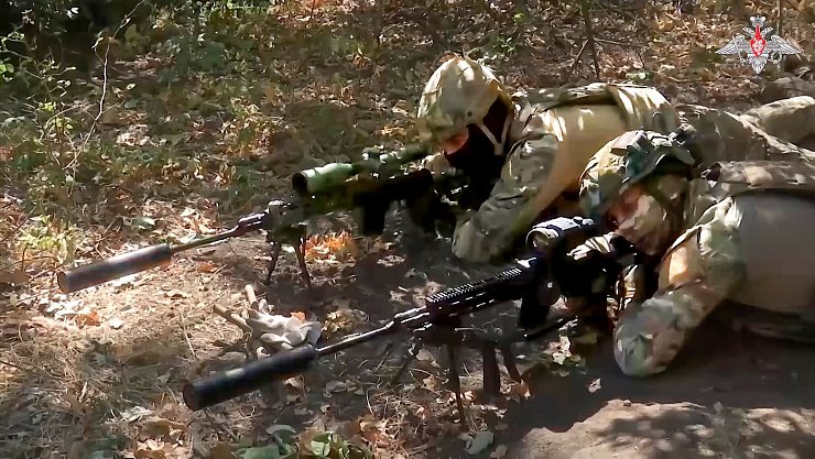 Die Russen setzen ihre Angriffe in der Ostukraine fort. - © Uncredited/Russian Defense Ministry Press Service/AP/dpa