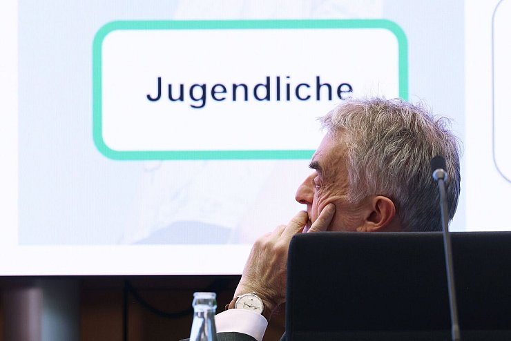 Phänomen Jugendkriminalität: Weniger Straftaten insgesamt, aber mehr Körperverletzungen - © David Young/dpa