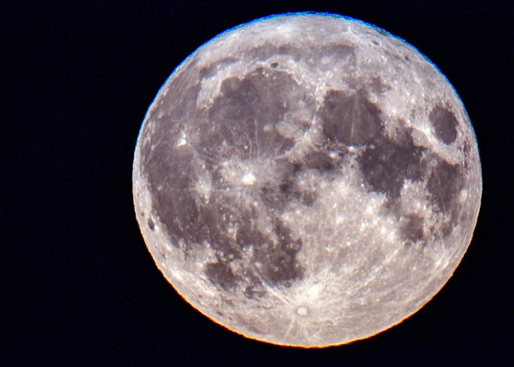 Kann man in fünf Jahren einen Reaktor auf dem Mond bauen? (Archivbild) - © Jens Büttner/dpa