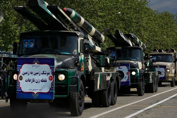 Der Iran bestreitet öffentlich Raketenlieferungen an Russland. (Archivbild) - © Vahid Salemi/AP/dpa