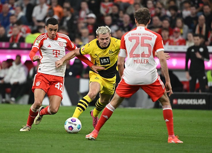 Der BVB und die Bayern dürften sich auch diesmal ein hitziges Duell liefern. - © Sven Hoppe/dpa