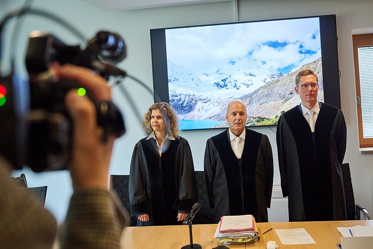 Mit dem Zivilprozess wollte der Landwirt erreichen, dass sich RWE an Kosten für Schutzmaßnahmen gegen eine mögliche Flutwelle durch den Gletschersee Palcacocha beteiligt. - © Bernd Thissen/dpa