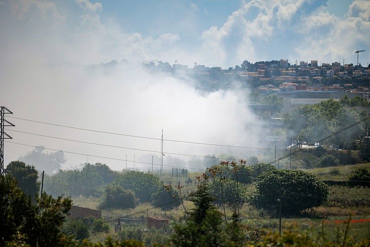 Wegen einer giftigen Chlorwolke sind die Bewohner fünf spanischer Gemeinden südwestlich von Barcelona am frühen Morgen durch einen Alarm des Zivilschutzes auf ihren Handys aus dem Schlaf gerissen worden. - © Kike Rincón/EUROPA PRESS/dpa